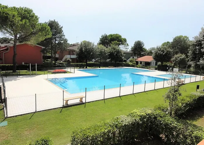Cozy Flat In A With Shared Pool Apartamento Bibione